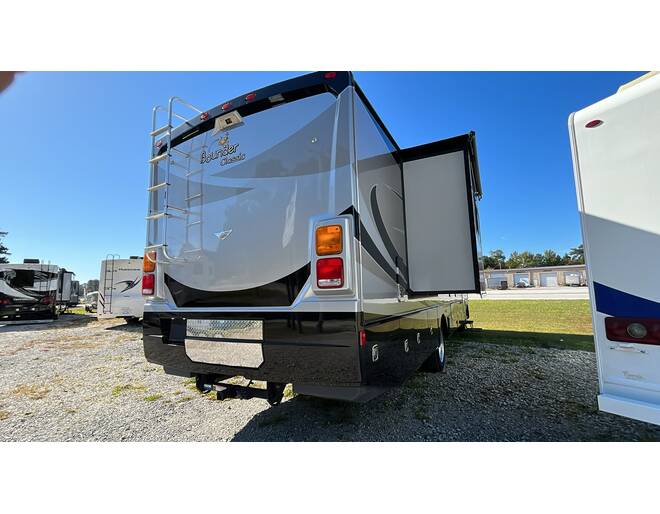 2014 Fleetwood Bounder Classic Ford 36R Class A at Riverside Camping Center STOCK# P7212A Photo 21