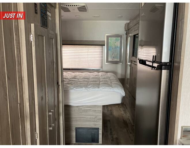 2020 Coachmen Pursuit Ford F-53 29SS Class A at Riverside Camping Center STOCK# R15300R Photo 12