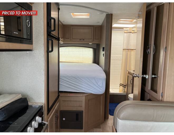 2020 Thor Chateau Chevrolet 22E Class C at Riverside Camping Center STOCK# R15328M Photo 11