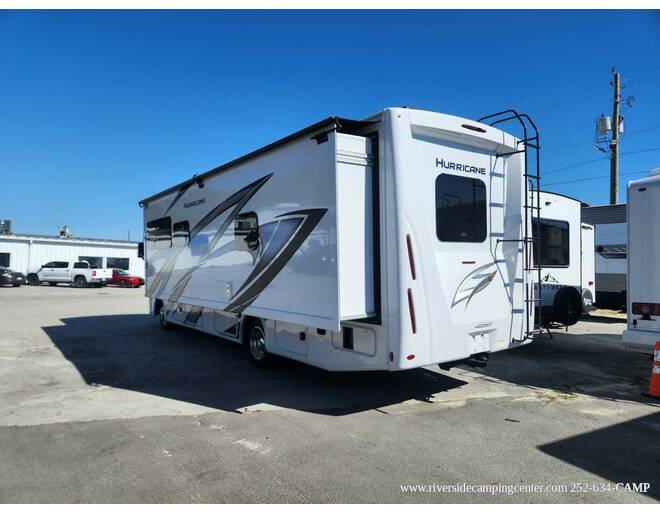 2024 Thor Luminate Ford F-53 CC35 Class A at Riverside Camping Center STOCK# C0809 Photo 5