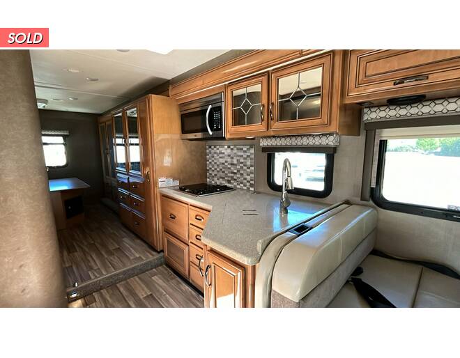 2018 Thor Quantum Ford WS31 Class C at Riverside Camping Center STOCK# C0754A Photo 10
