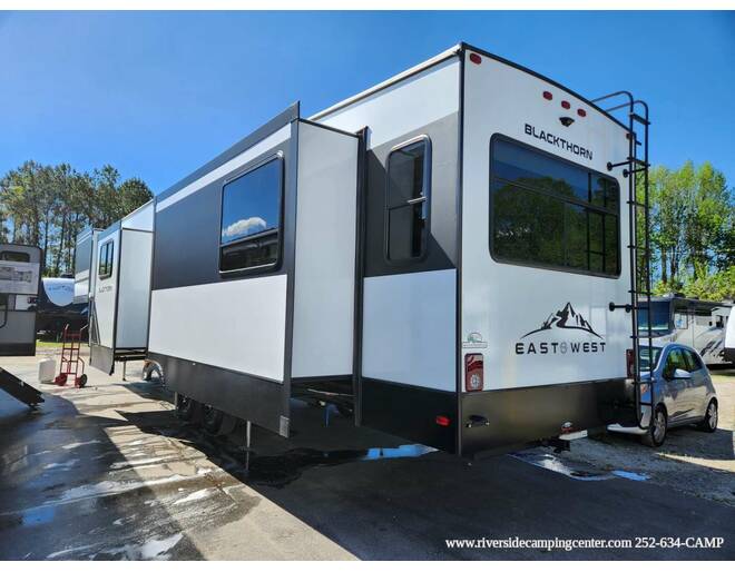2024 East to West Blackthorn 3801MB-OK Fifth Wheel at Riverside Camping Center STOCK# C0837 Photo 4