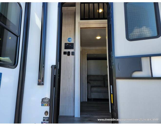 2024 East to West Blackthorn 3801MB-OK Fifth Wheel at Riverside Camping Center STOCK# C0837 Photo 19