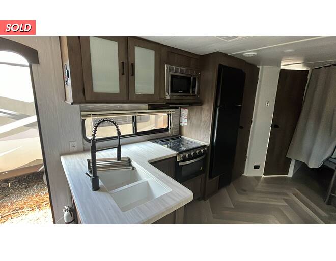 2022 Salem 26DBUD Travel Trailer at Riverside Camping Center STOCK# C0644A Photo 9
