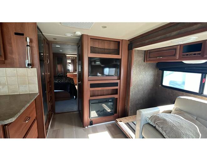 2014 Fleetwood Bounder Classic Ford 36R Class A at Riverside Camping Center STOCK# P7212A Photo 12