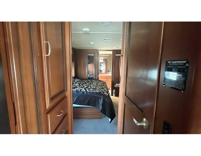 2014 Fleetwood Bounder Classic Ford 36R Class A at Riverside Camping Center STOCK# P7212A Photo 13