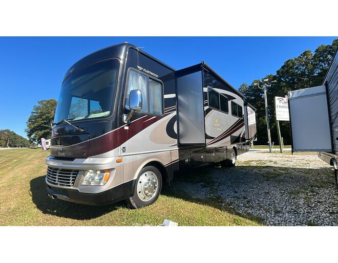 2014 Fleetwood Bounder Classic Ford 36R Class A at Riverside Camping Center STOCK# P7212A Exterior Photo