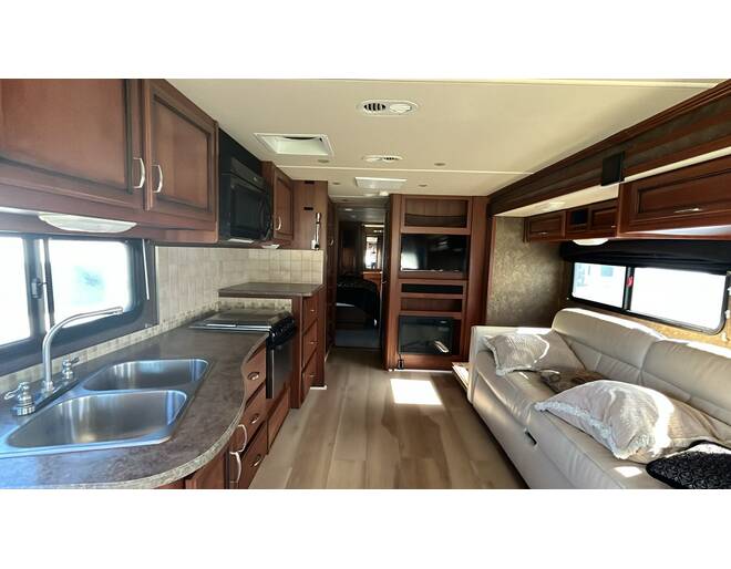 2014 Fleetwood Bounder Classic Ford 36R Class A at Riverside Camping Center STOCK# P7212A Photo 4