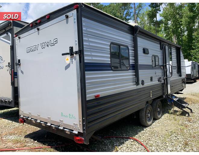 2019 Cherokee Grey Wolf 22RR Travel Trailer at Riverside Camping Center STOCK# P8972A Photo 18