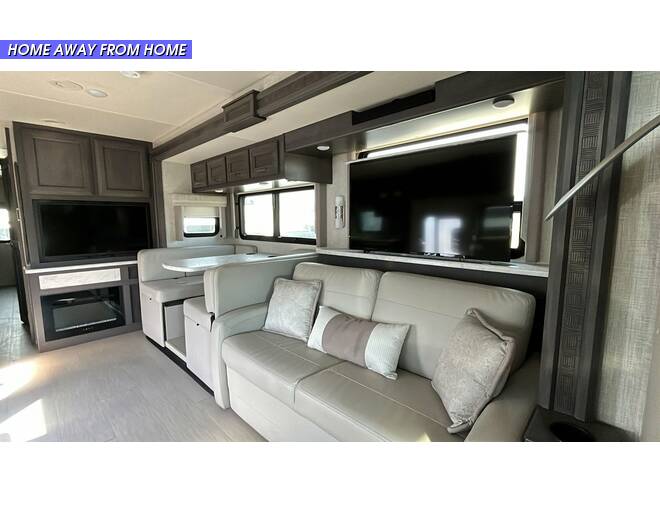 2023 Thor Inception Freightliner Super C 38FX Super C at Riverside Camping Center STOCK# C0759A Photo 9
