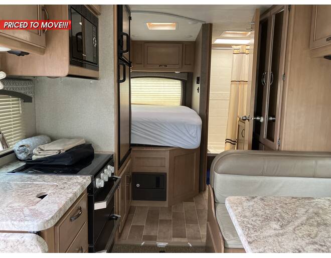 2020 Thor Chateau Chevrolet 22E Class C at Riverside Camping Center STOCK# R15328M Photo 4