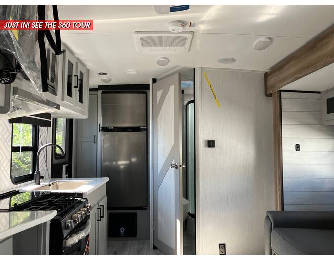 2024 Heartland North Trail Ultra-Lite 21RBSS Travel Trailer at Riverside Camping Center STOCK# C0737 Photo 4