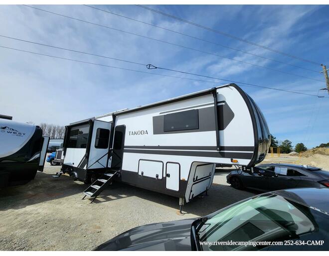 2024 East to West Takoda Toy Hauler 350TH Fifth Wheel at Riverside Camping Center STOCK# C0802 Exterior Photo