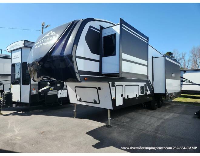 2024 East to West Blackthorn 3100RL Fifth Wheel at Riverside Camping Center STOCK# C0824 Photo 3