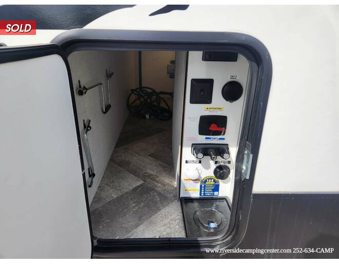 2021 East to West Alta 2100MBH Travel Trailer at Riverside Camping Center STOCK# C0790A Photo 12